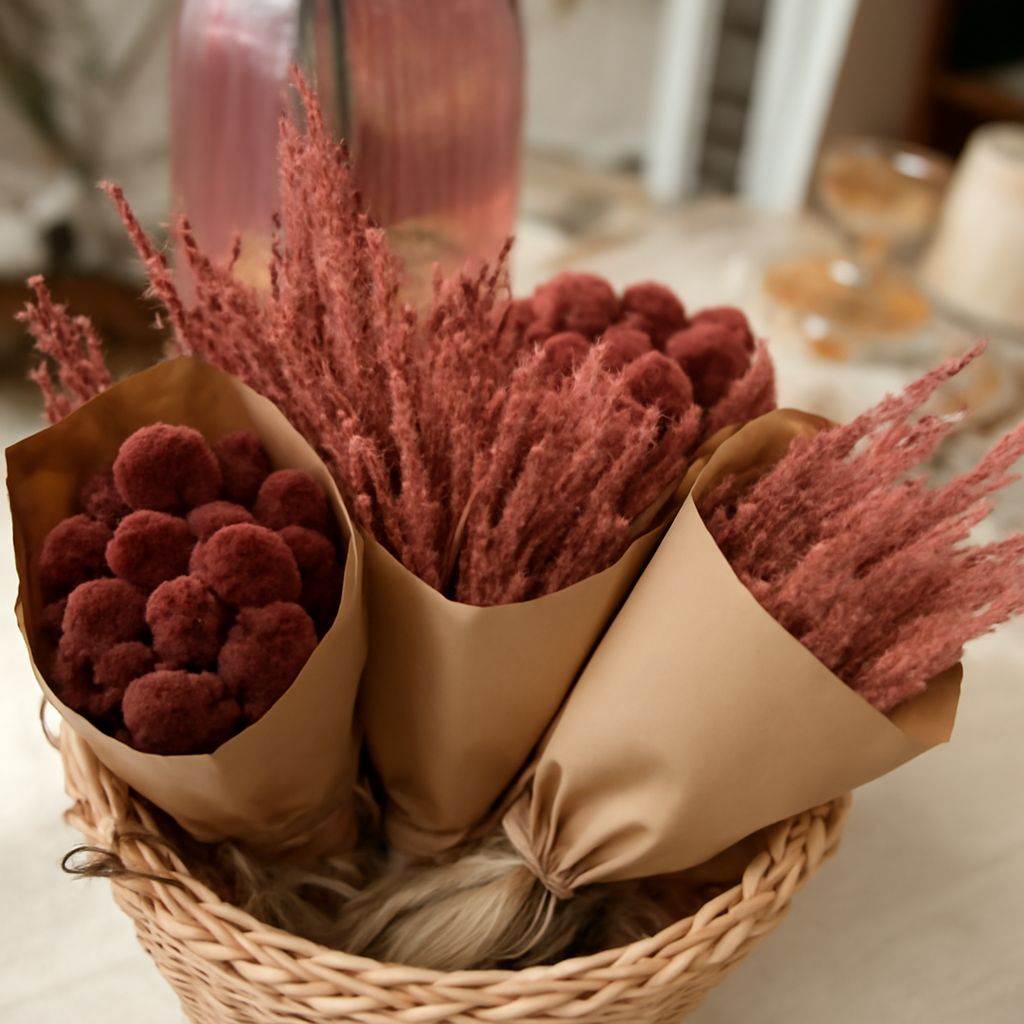 Dried flower bouquet and dried flower arrangements